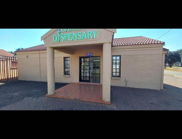 BUSINESS FOR SALE IN THREE RIVERS